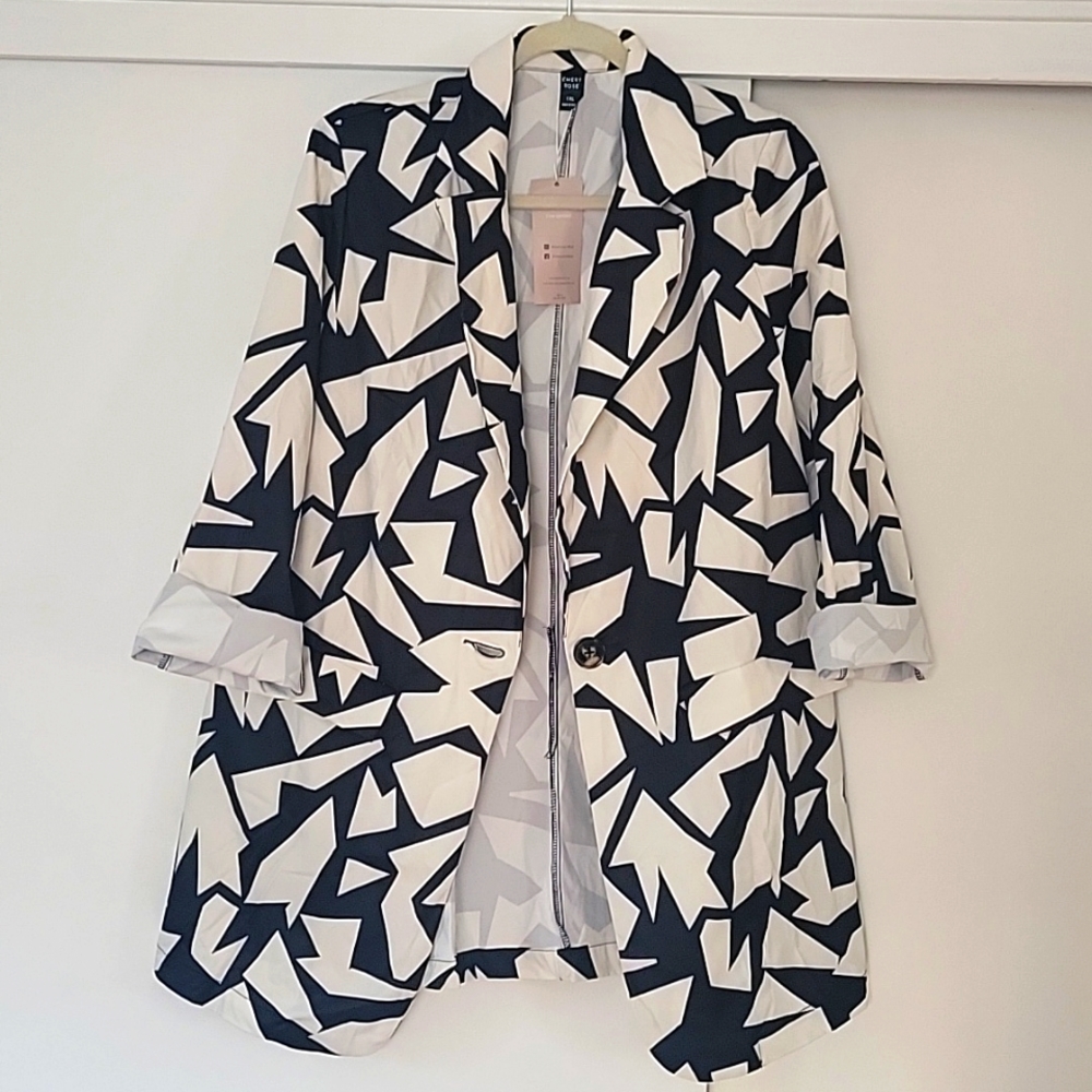Emery Rose Black and White blazer new with tags
